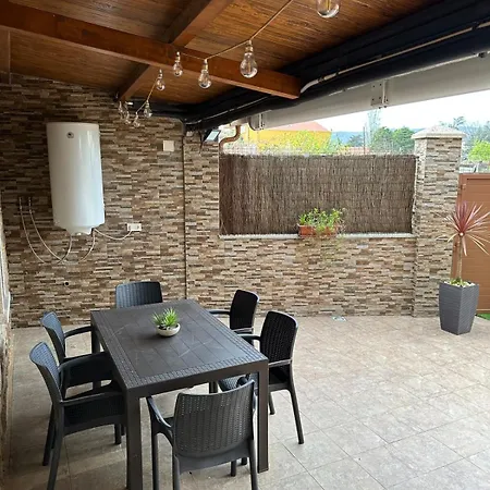 Doce Holiday home Pontecesures